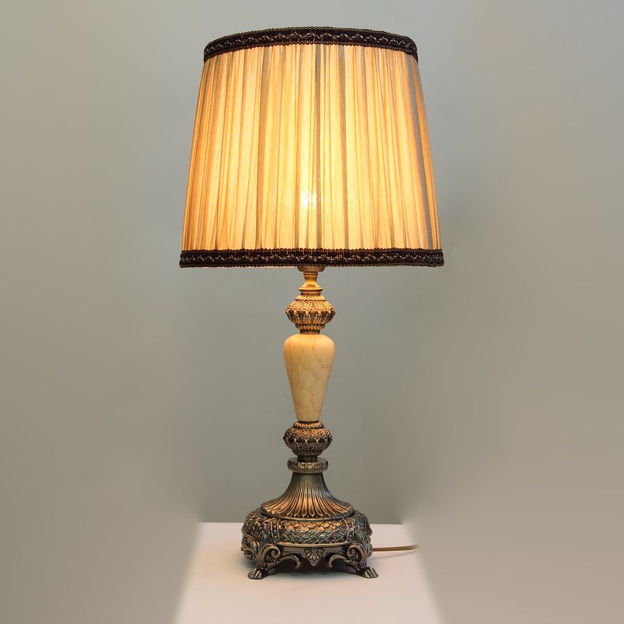 Настольная лампа с кремовым камнем 047.04 Т