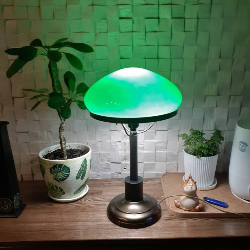 Настольная лампа с зеленым стеклом для библиотеки 185.05 Т