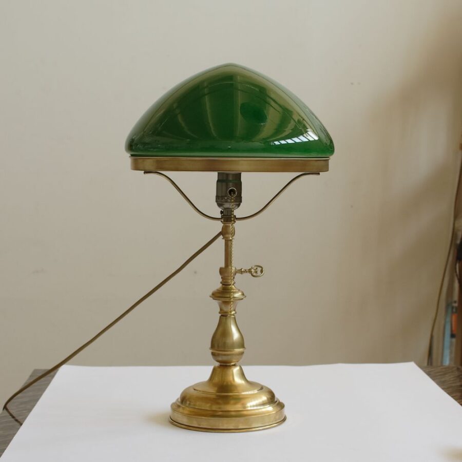 Настольная лампа "Сименс и Гальске" с зеленым плафоном телескопическая 185.07 Т