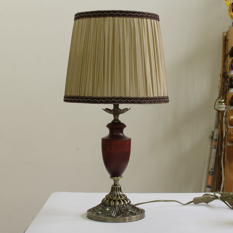 Настольная классическая лампа литьё 076.3.30Т