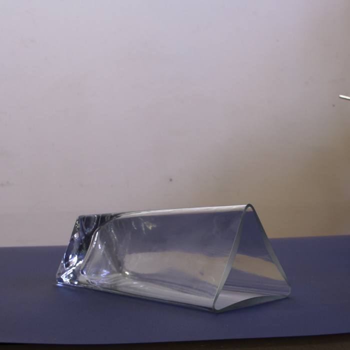 Треугольная ваза для цветов из прозрачного стекла 2432 "Трио"