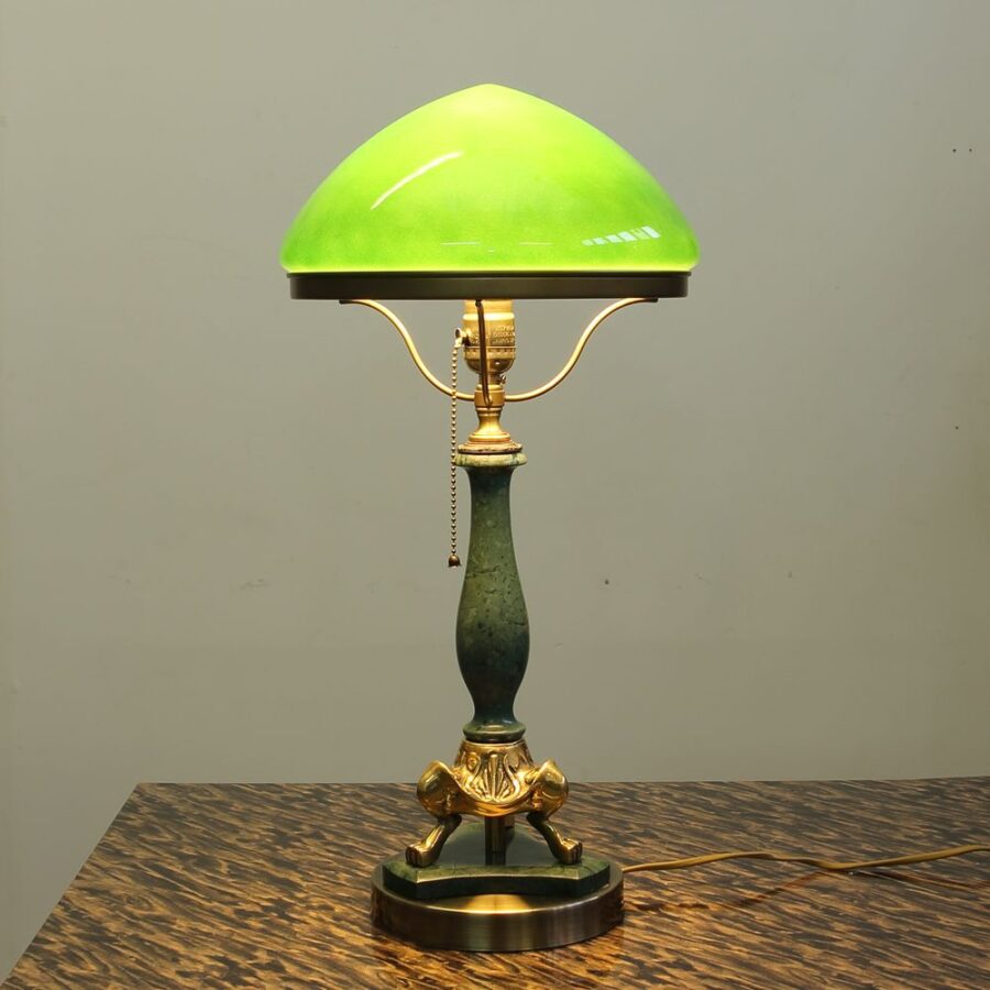 Настольная лампа для кабинета 074.11 Т Индия с зелёным плафоном