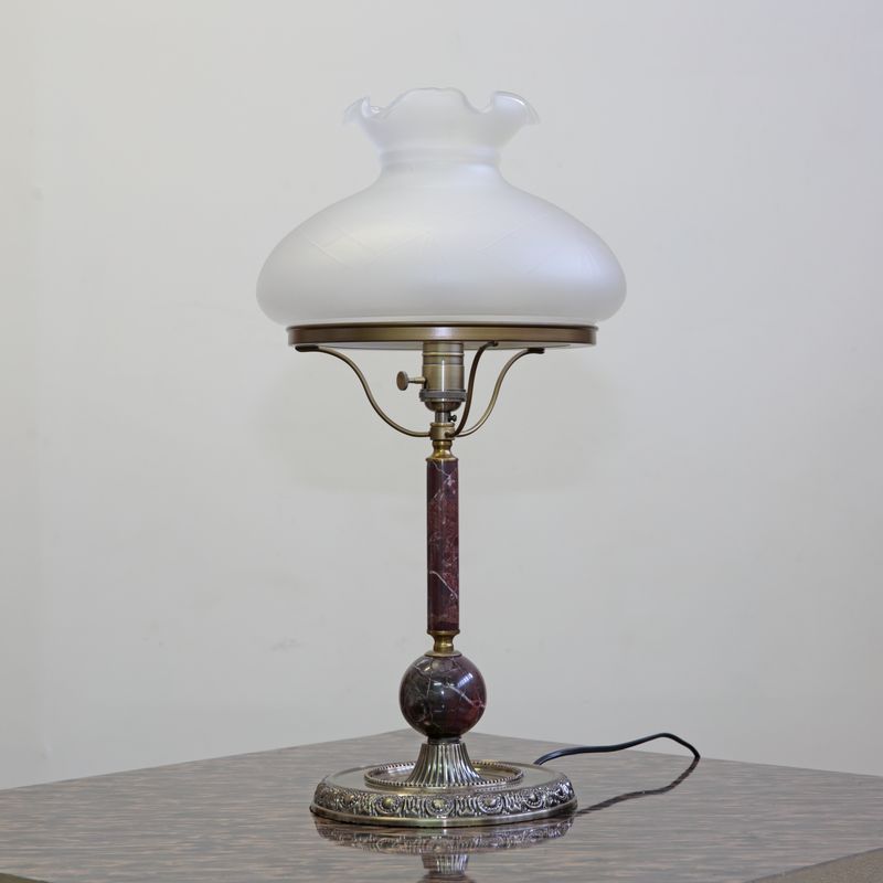 Кабинетная настольная лампа с плафоном – 047.06a Т (Вишня)