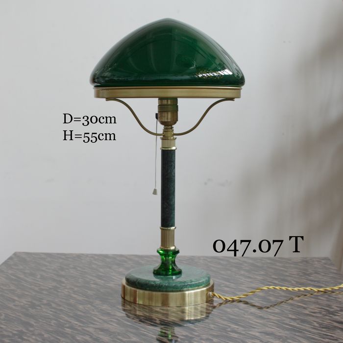 Кабинетная настольная лампа с зелёным плафоном – 047.07Т